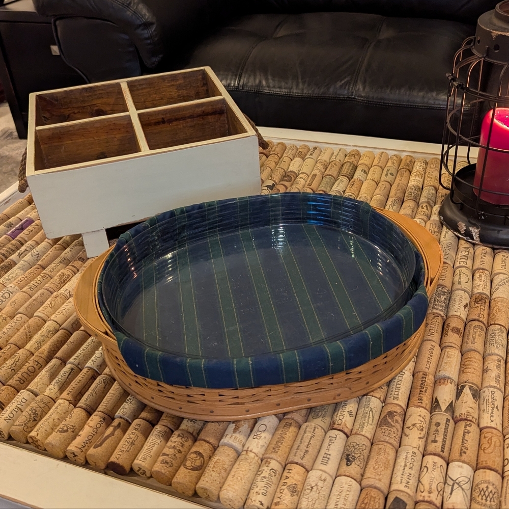 Longaberger 2004 Collectors Club Tea Tray Basket with liner & plastic protector